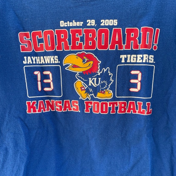 Step Ahead Sportswear 2005 Jayhawks vs Tigers Scoreboard Short Sleeve Tee Small - Picture 2 of 4